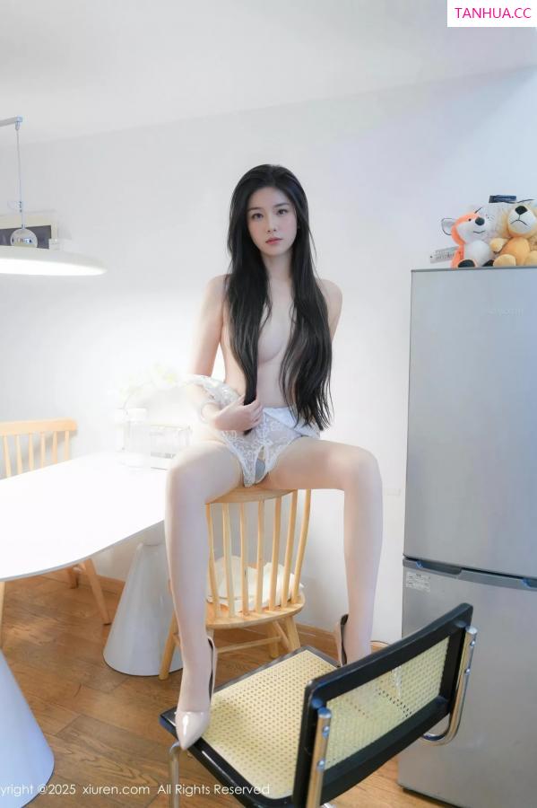   [XiuRen]高清写真图 2025.05.26 No.10325 雪糕CiCi 白色情趣第39张图片